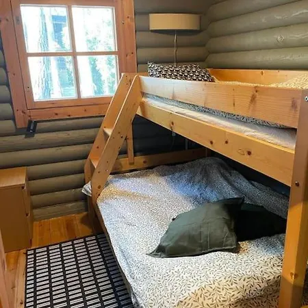 Rantahuvila Naantalissa וילה