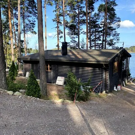 Rantahuvila Naantalissa וילה *