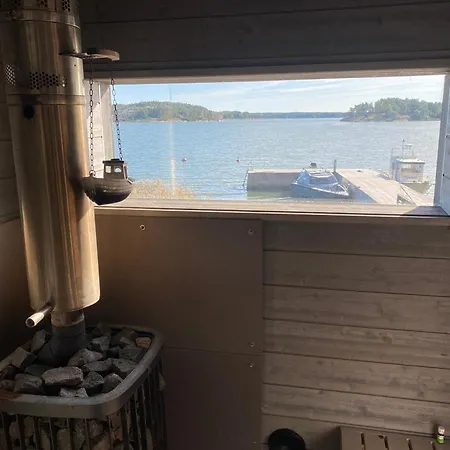 Rantahuvila Naantalissa וילה *